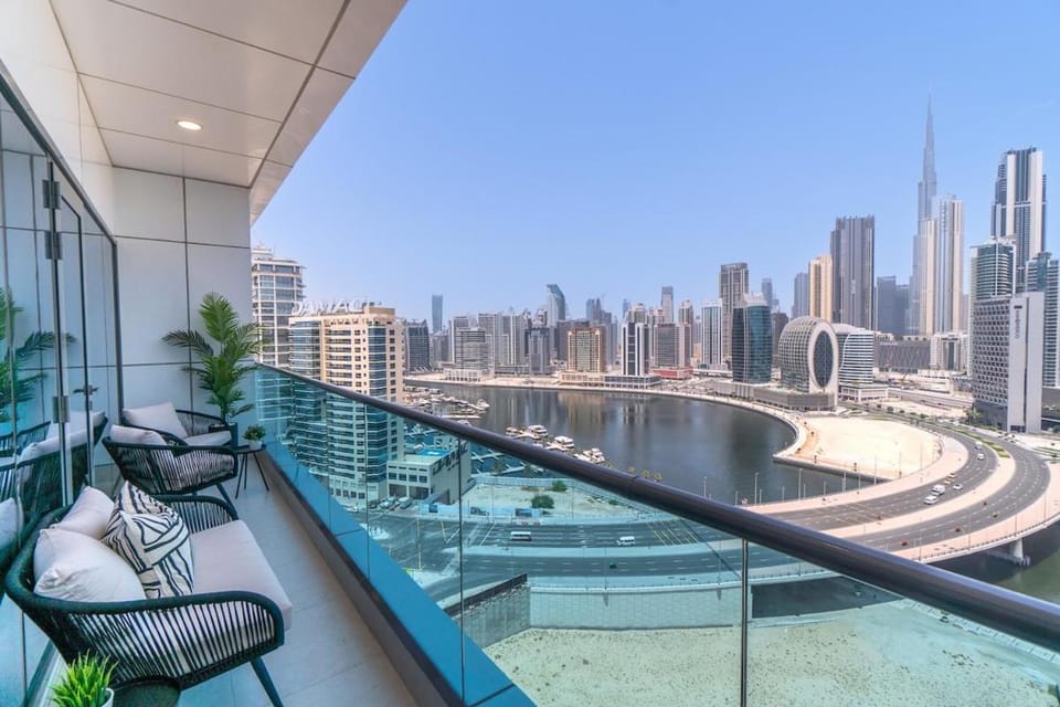 Free housekeeping visits during your stay - StayShort - Trendy 1-Bedroom Apartment for 4 in Business Bay Apartment in Dubai