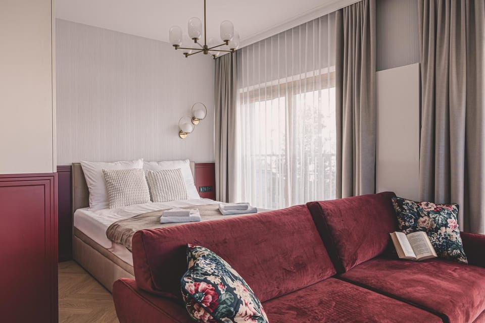 Bed, Living room, Photo of the whole room, Seating area, Bedroom