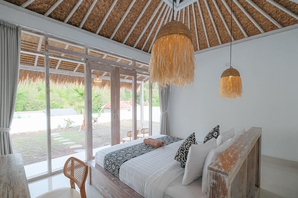 Bunbulan sunshine Hotel in Karangasem Regency