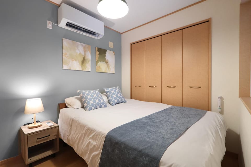 Bedroom, air conditioner