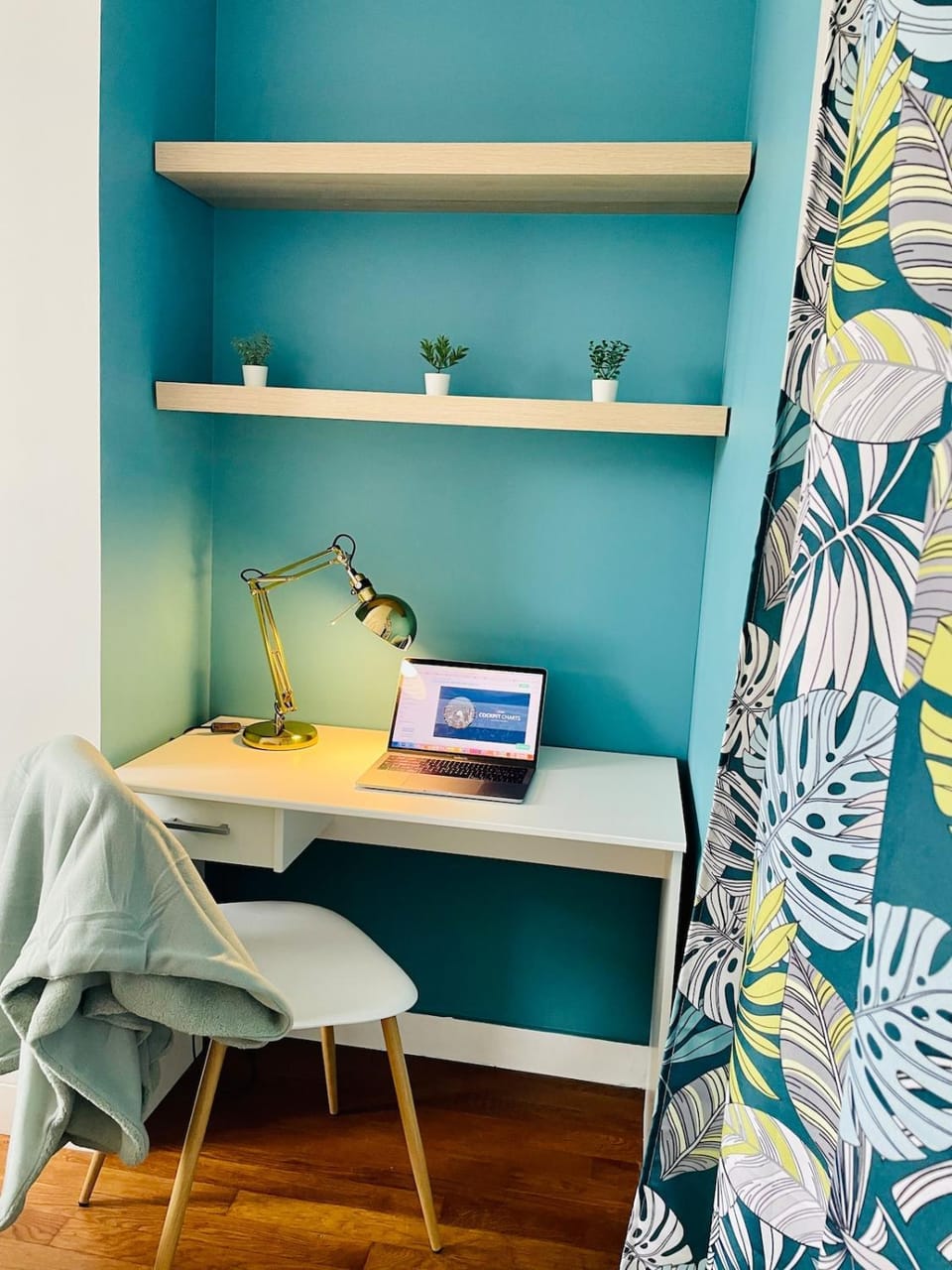 Seating area, Bedroom