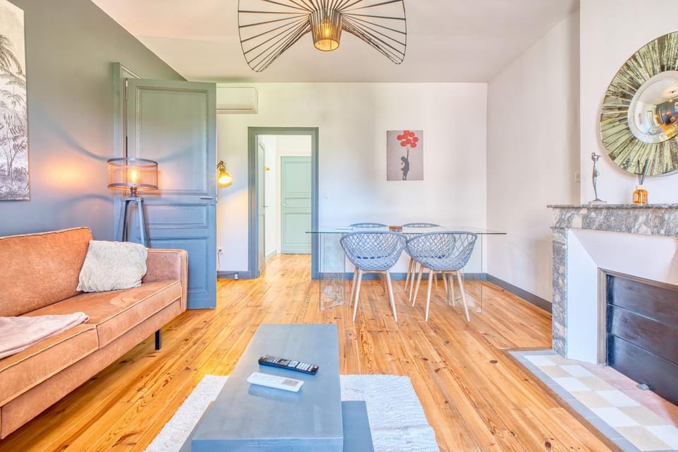 Property building, Living room