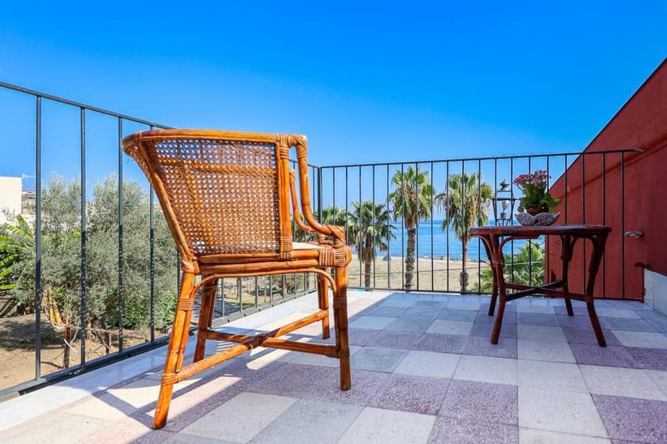 View (from property/room), Balcony/Terrace, Beach