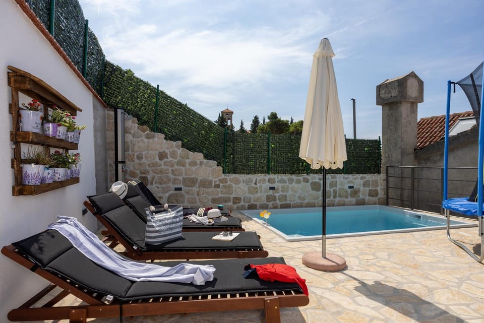 Balcony/Terrace, Swimming pool