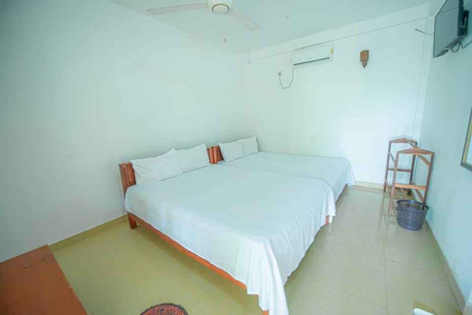 Bed, TV and multimedia, Bedroom, air conditioner