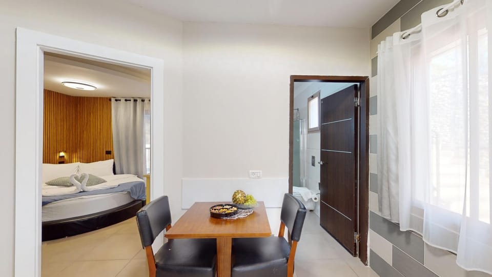 Bed, Seating area, Bedroom