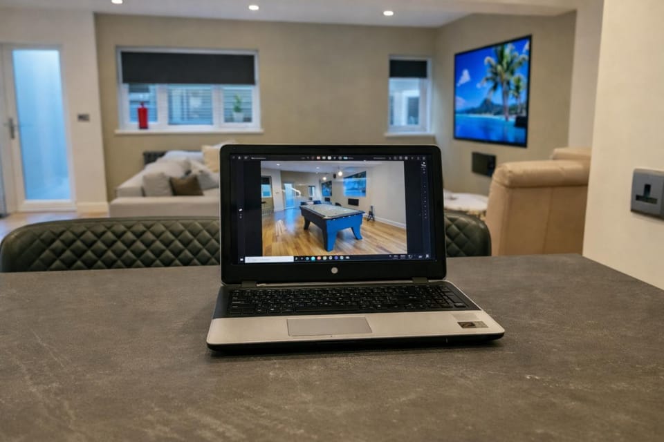 Communal lounge/ TV room