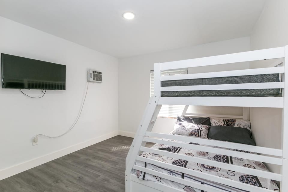 Noble Calle Ocho Apartment in Coral Gables
