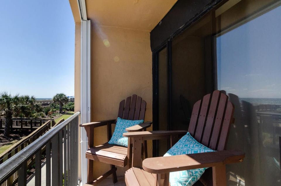 Lime in the Coconut by Bryant Real Estate House in Carolina Beach