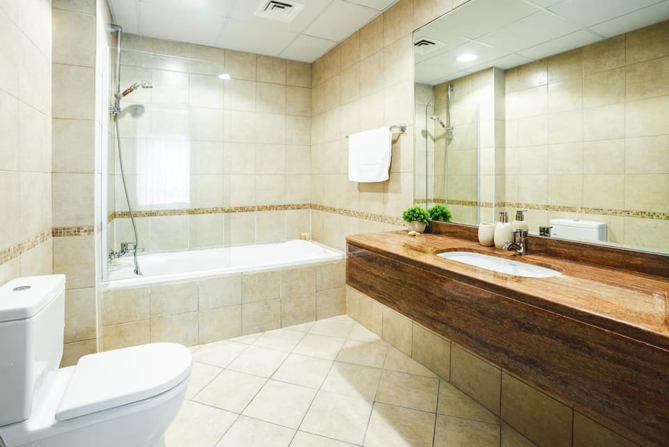 Vibrant 1BR in JBR, Top Location Apartment in Dubai
