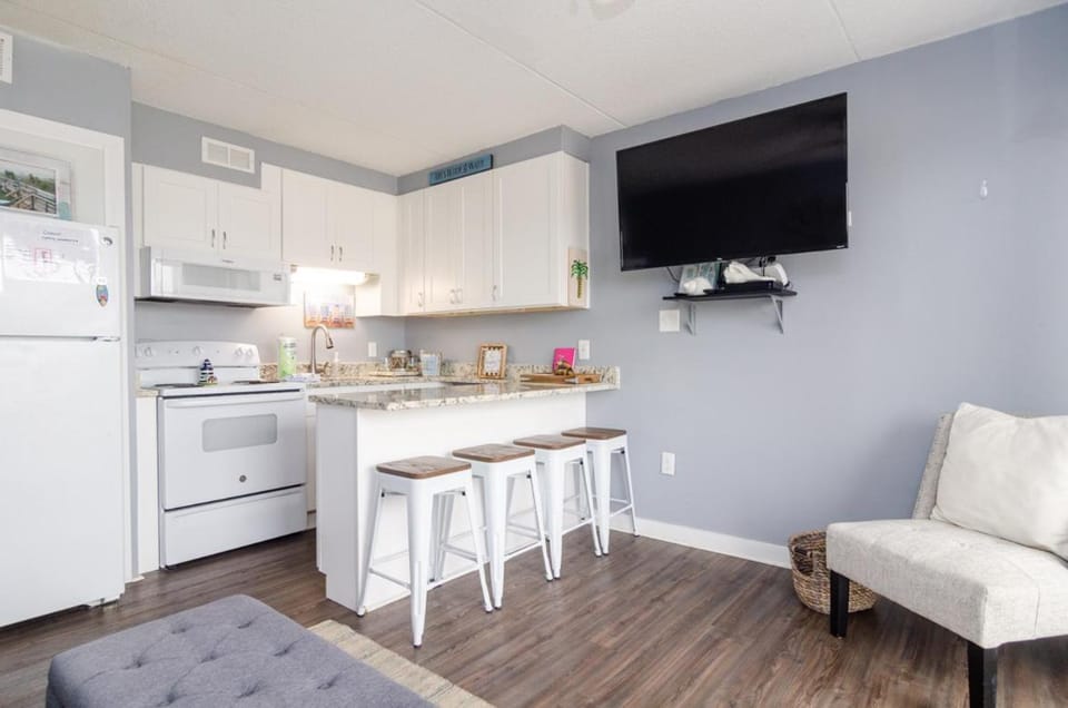 Cozy Cabana by Bryant Real Estate House in Carolina Beach
