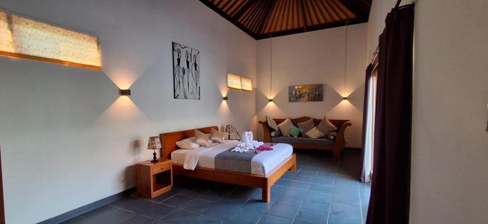 Villa - Sleeps 6 - Private pool - Parking Villa in Abang