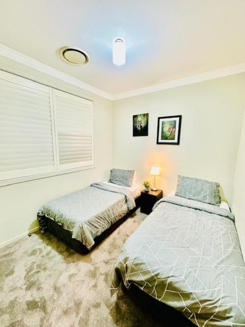 Entire 4 Bed Rooms Sanctuary House in Sydney