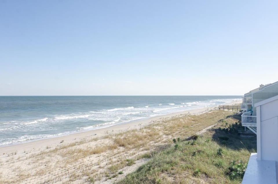 Bianchi by Braynt Real Estate House in Kure Beach