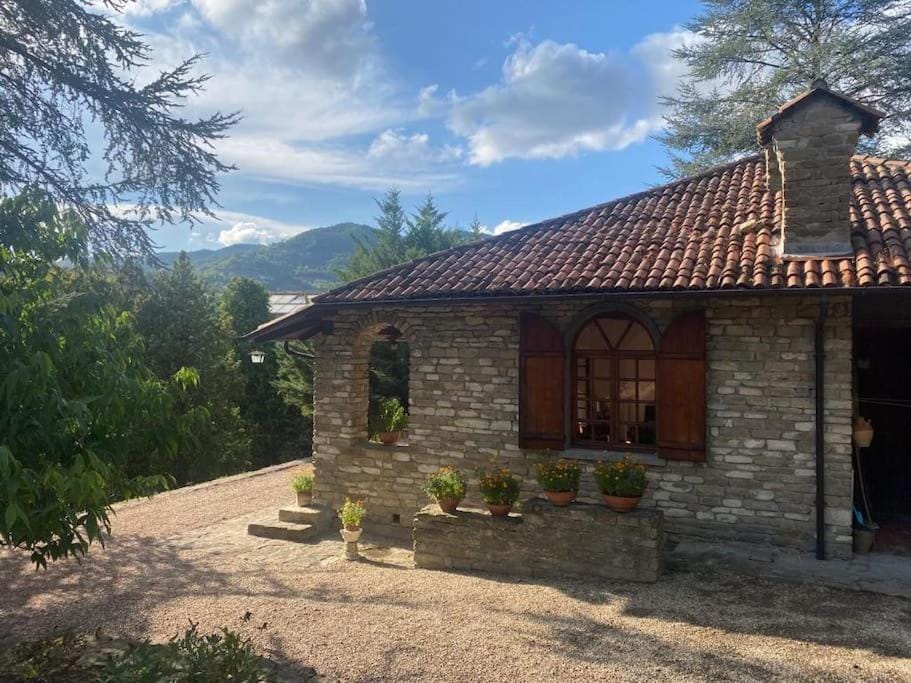 Beautiful stone house with garden - Villa il Poggio House in Piedmont