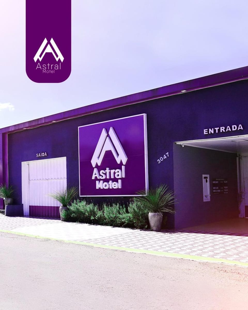 Property building, Property logo or sign, Lobby or reception, Logo/Certificate/Sign, Street view