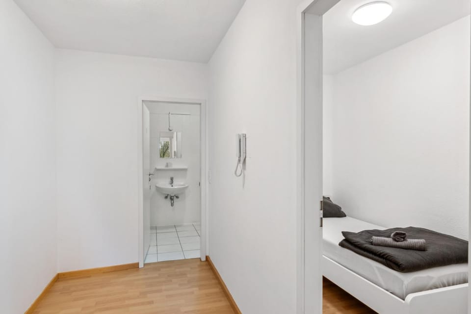 Bed, Bathroom, Photo of the whole room, Bedroom, towels