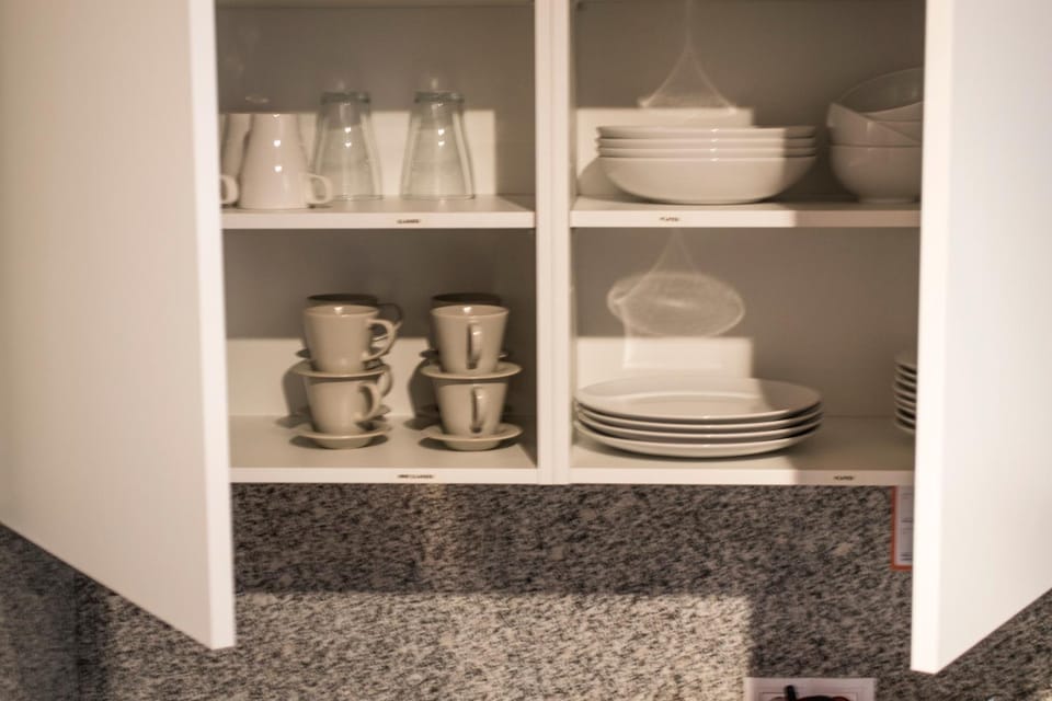 Kitchen or kitchenette, Kitchen or kitchenette, Food and drinks, Decorative detail, Dining area