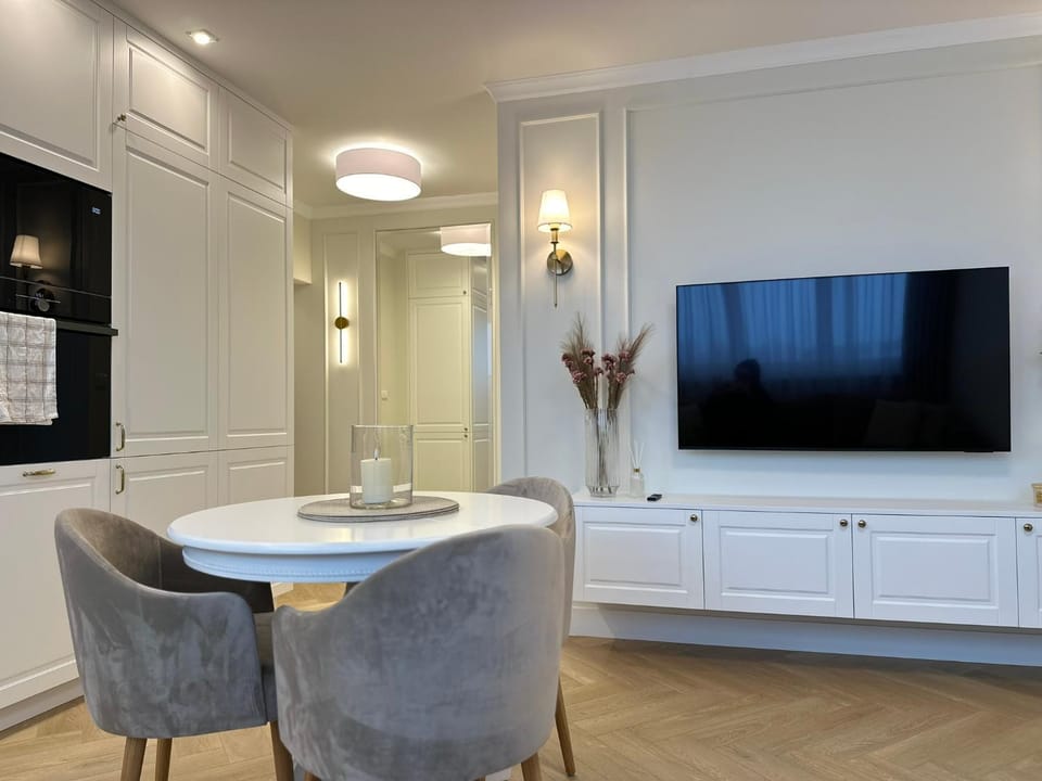 Communal lounge/ TV room, TV and multimedia, Seating area