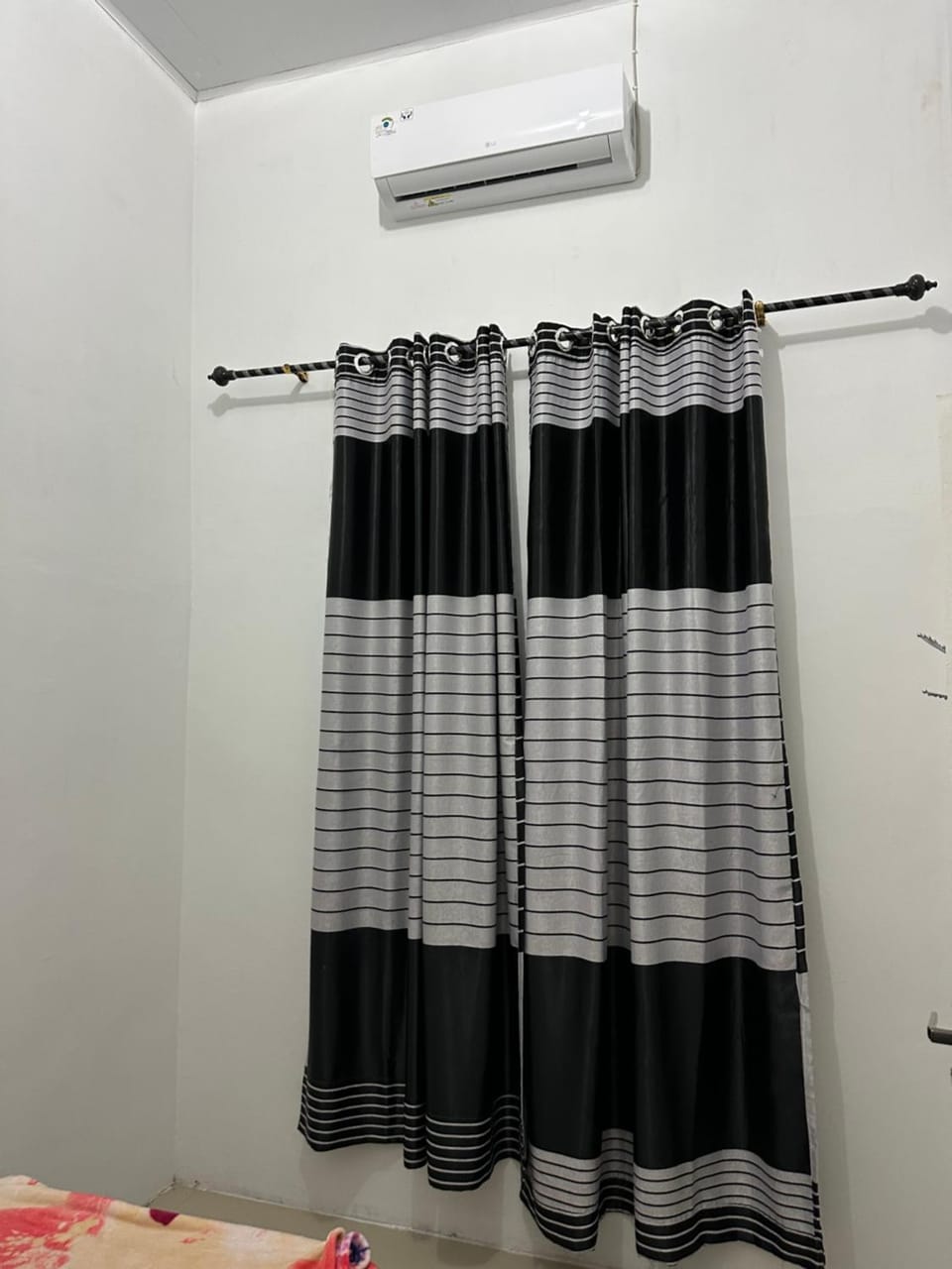 Bedroom, air conditioner