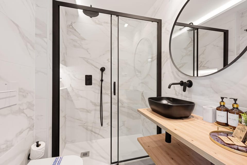 Bathroom, Living room