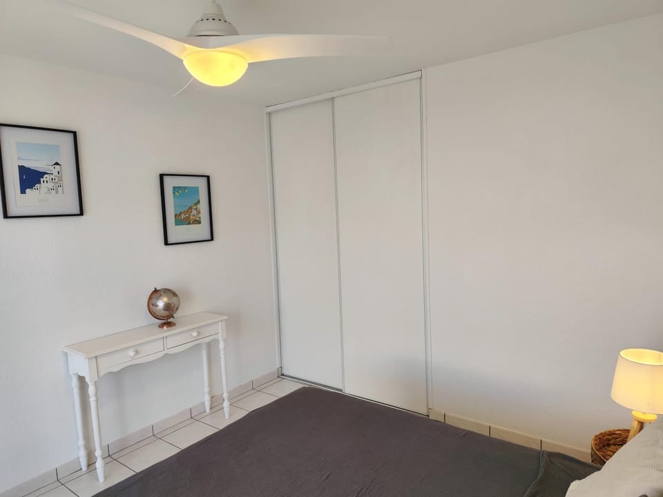 Bedroom, storage, storage