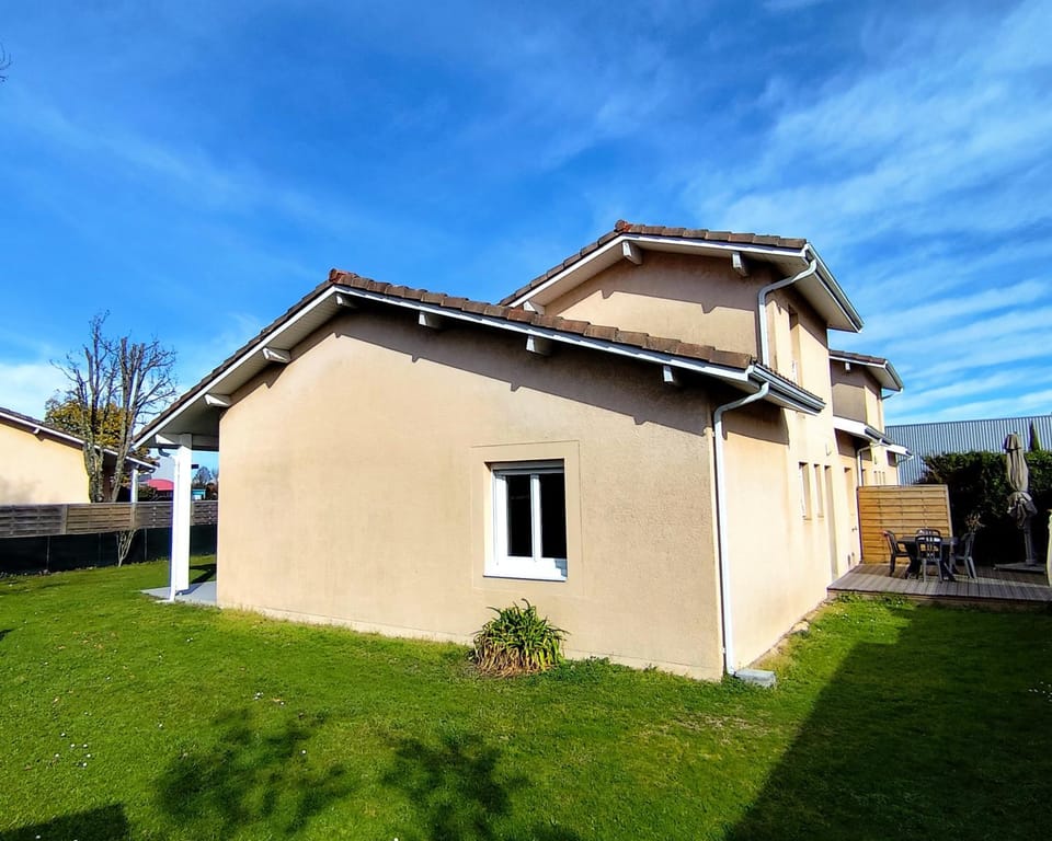 Property building, Garden, Garden