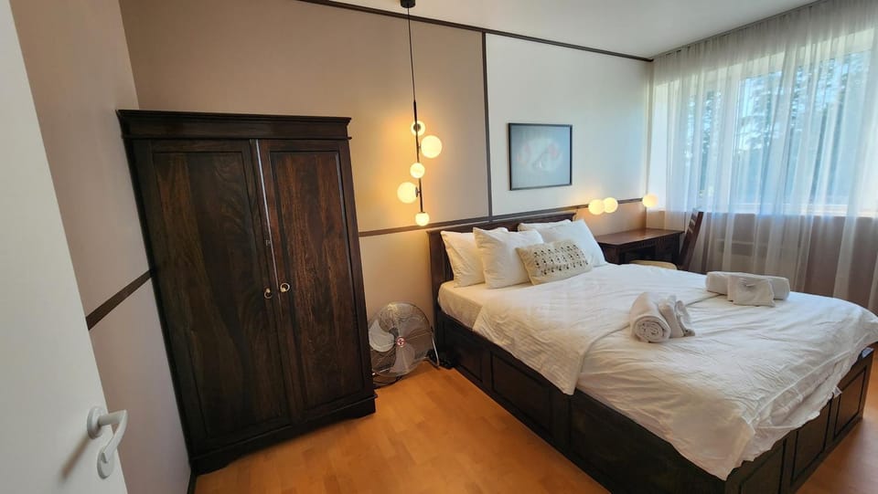 Bed, Photo of the whole room, Bedroom, wardrobe