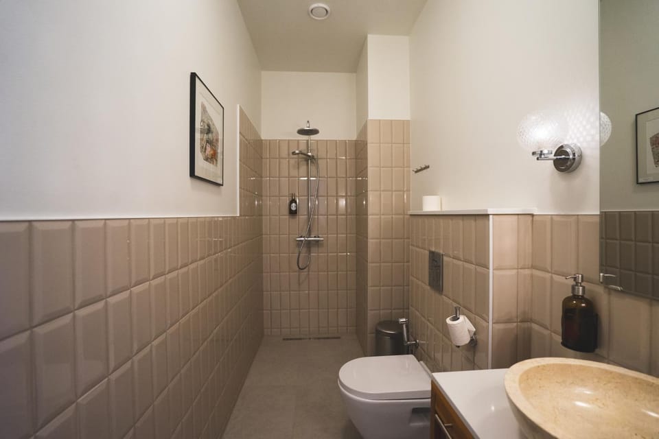 Shower, Toilet, Bathroom