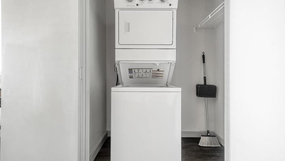 Landing at The Standard in the Heights - 1 Bedroom in Northside Apartment in Harris County
