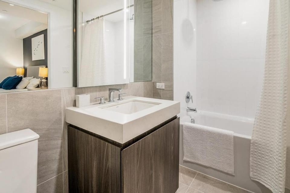 Landing at Dry Creek at East Village - 2 Bedrooms in Sandy Apartment in Sandy