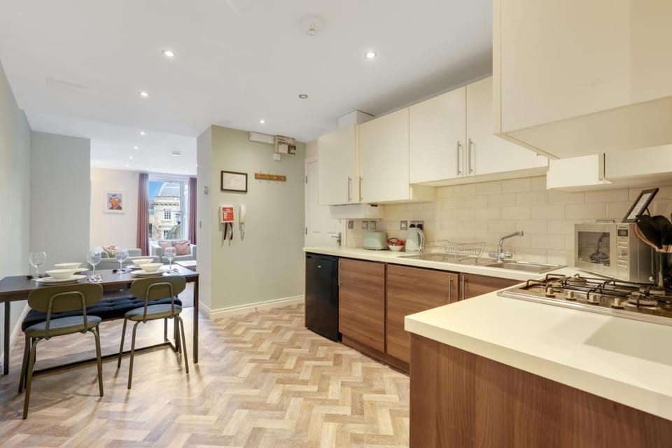 Kitchen or kitchenette, Dining area, dishwasher, pet friendly, stove