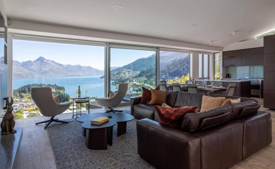 Living room, Dining area, Lake view, Mountain view