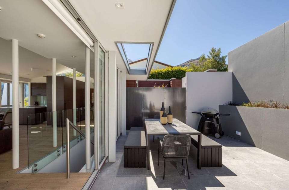 Patio, BBQ facilities, Dining area