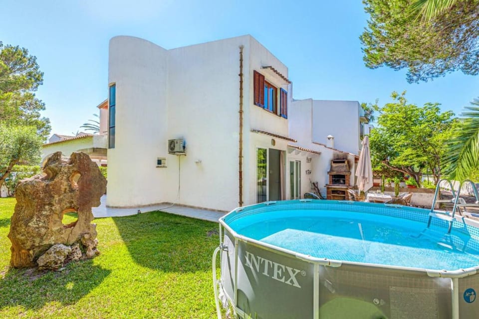 Property building, Day, Natural landscape, Garden, Garden view, Pool view, Swimming pool, sunbed