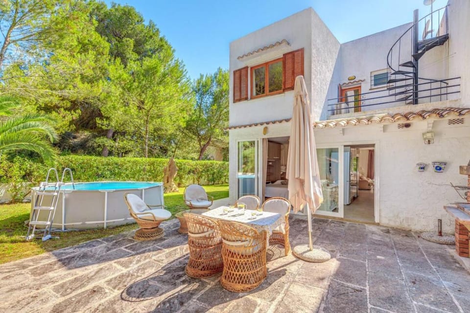 Property building, Patio, Day, Garden, View (from property/room), Balcony/Terrace, Garden view, Pool view, Swimming pool