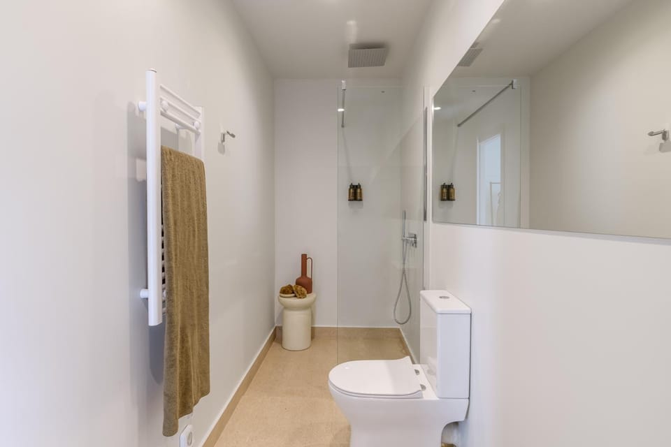 Shower, Toilet, Bathroom