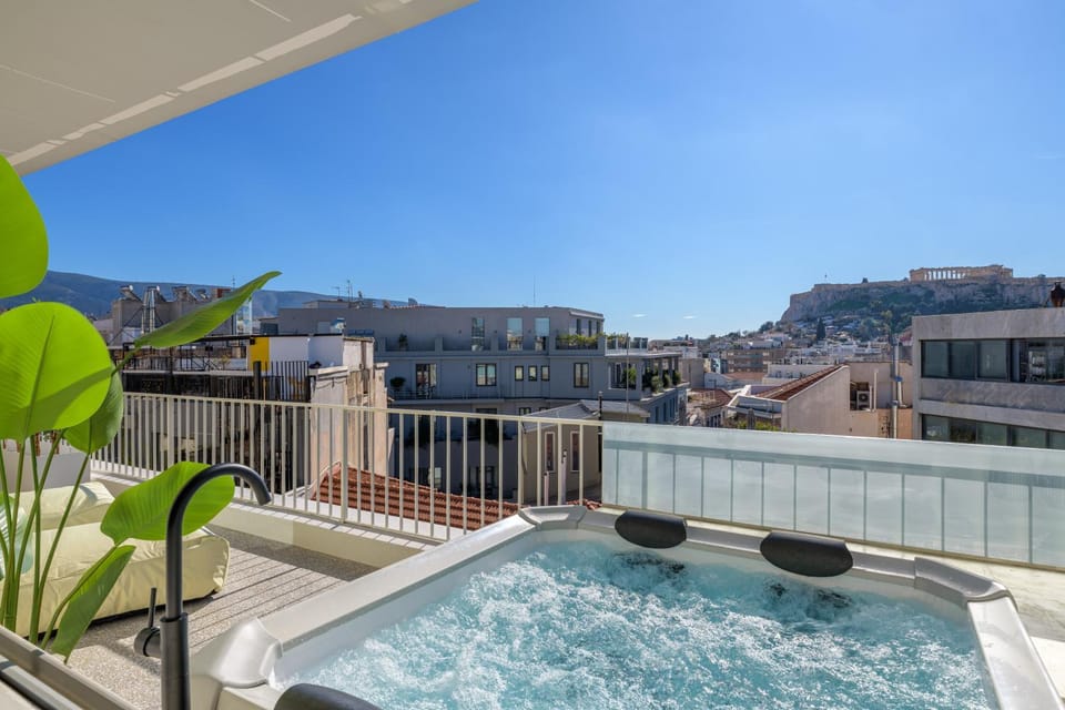 Hot Tub, View (from property/room), Balcony/Terrace, sunbed