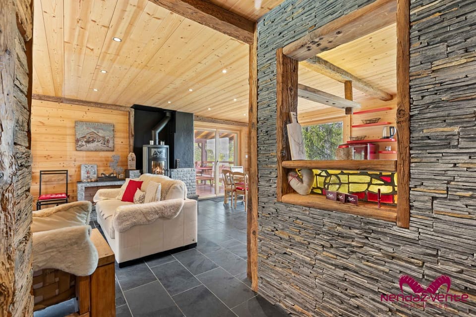 Facade/entrance, Living room, fireplace