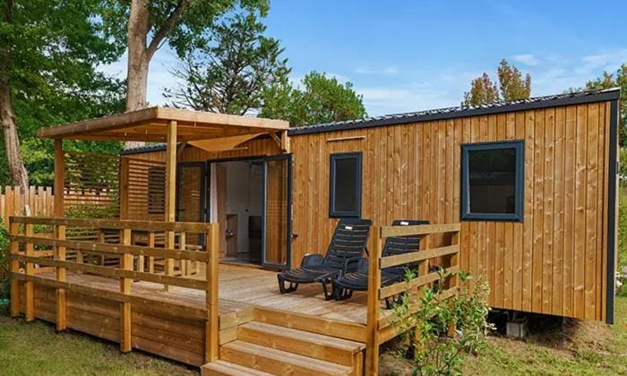 Camping du Lac de Pouzauges à 15' du PuyduFou Campground/ 
RV Resort in Pays de la Loire