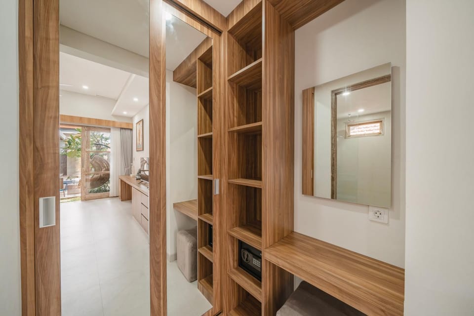 Bathroom, wardrobe
