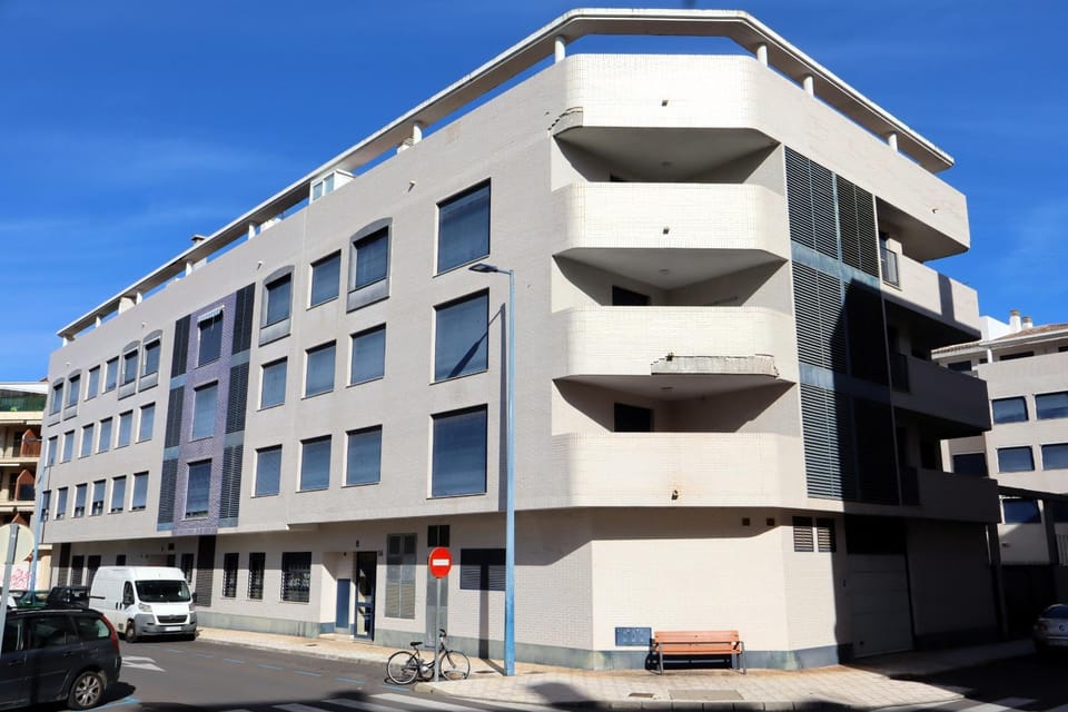 Property building, Facade/entrance, Off site