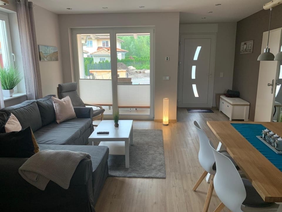 Rechte Ferienwohnung im Ferienhaus Seestern in 06249 Mücheln Apartment in Thuringia, Germany