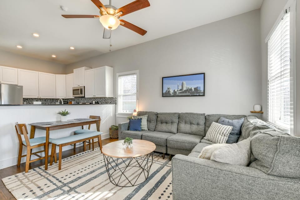 1 Mi to Dtwn: Home w/ Backyard in Raleigh! House in Raleigh