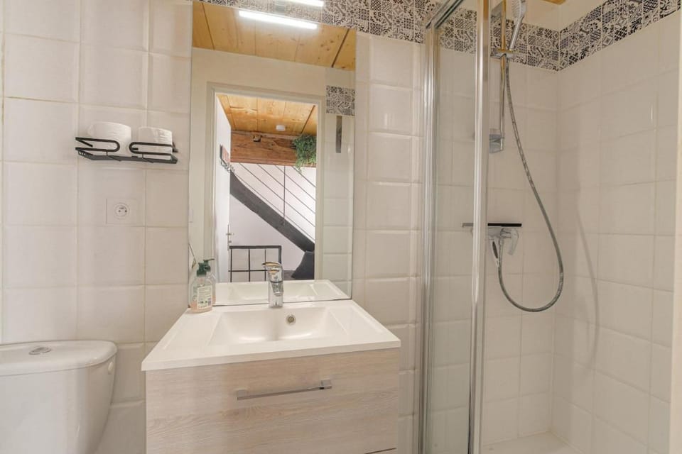 Le Mezza, Studio avec Mezzanine, Hypercentre Apartment in Villefranche-sur-Saone