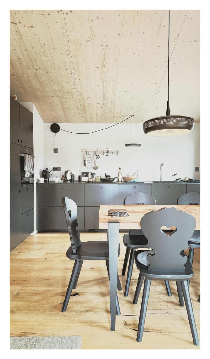Kitchen or kitchenette, Living room, Seating area, Dining area, kitchen