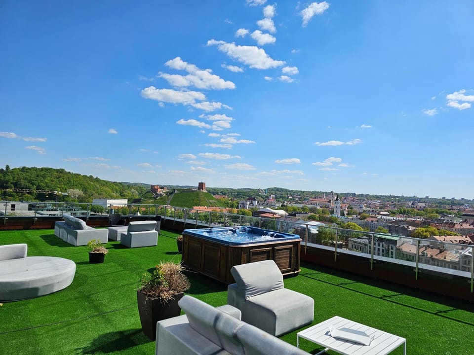 Hot Tub, Balcony/Terrace, Seating area