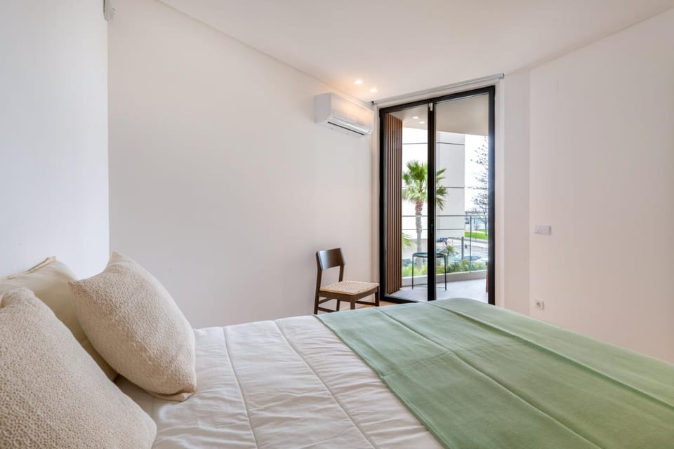 View (from property/room), Balcony/Terrace, Bedroom