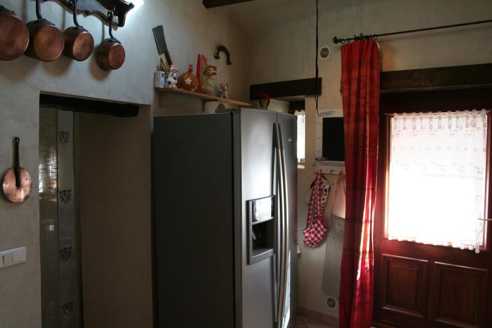 GITE ET CHAMBRES ROQUEBILLIERE Berthemont les bains VESUBIE MERCANTOUR House in Provence-Alpes-Côte d'Azur