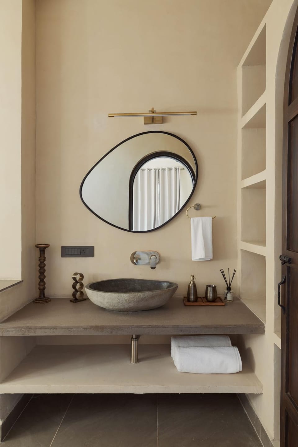 Bathroom, towels